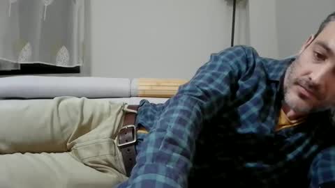 xalegarmax online show from December 3, 2025, 9:46 pm