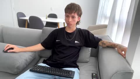 Xam online show from February 10, 2025, 9:15 pm