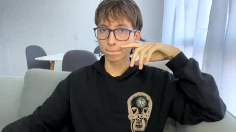 Xam online show from February 26, 2025, 10:42 pm