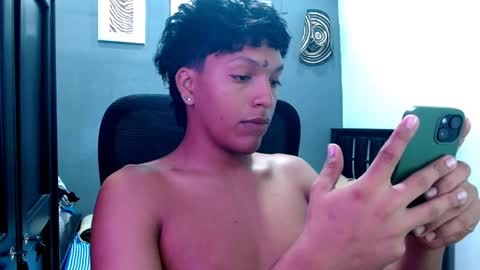 Snapshot of xander_bonnet1 chatting on January 27, 2025, 3:18 pm Xander bonnet online show from January 27, 2025, 3:18 pm