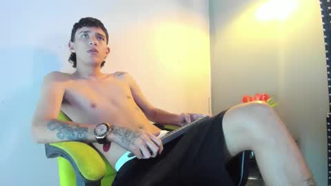 Snapshot of xander_owen2 chatting on January 8, 2026, 7:27 pm XANDER online show from January 8, 2026, 7:27 pm