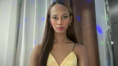 Cassandra online show from November 23, 2025, 1:22 pm