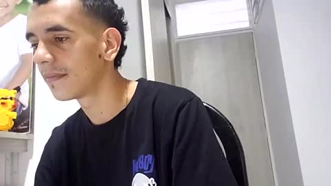 Snapshot of xandressex chatting on February 2, 2025, 10:39 pm Andres online show from February 2, 2025, 10:39 pm