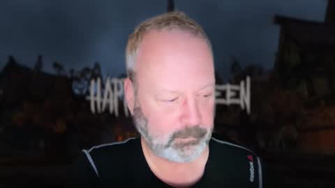 Snapshot of xarkevis chatting on October 31, 2025, 10:55 pm X4RK3V15 online show from October 31, 2025, 10:55 pm