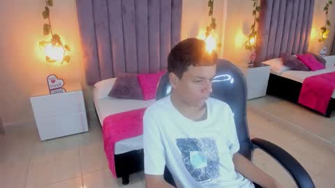 xavier fox   online show from November 12, 2025, 11:43 am