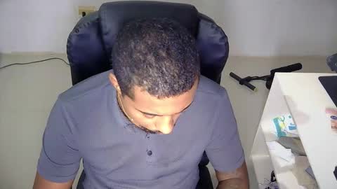 Xavier Miller online show from October 24, 2025, 3:52 pm