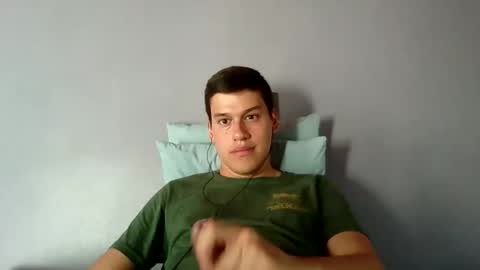 Snapshot of xbasstian_77 chatting on January 5, 2025, 9:14 pm Sebas online show from January 5, 2025, 9:14 pm