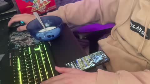 xburst online show from February 18, 2025, 9:42 pm