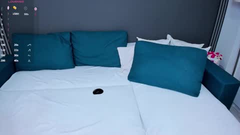 Christal online show from November 4, 2025, 8:30 pm