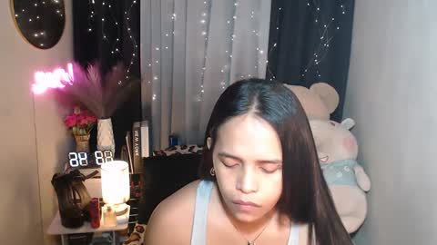 lorainne online show from December 3, 2024, 7:44 pm