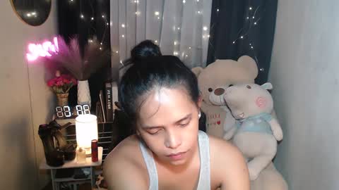 lorainne online show from December 4, 2024, 7:01 pm