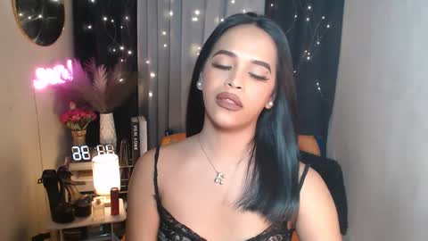 lorainne online show from December 18, 2024, 3:37 am