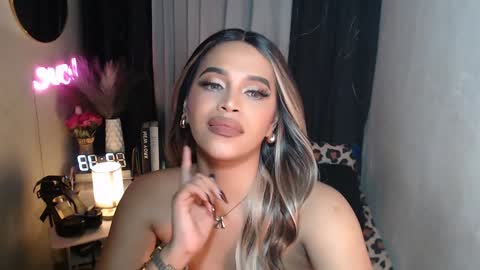 lorainne online show from December 24, 2024, 7:33 pm