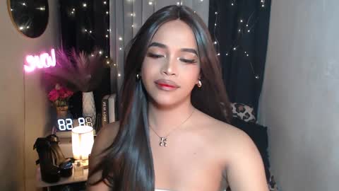 lorainne online show from December 30, 2024, 1:58 pm