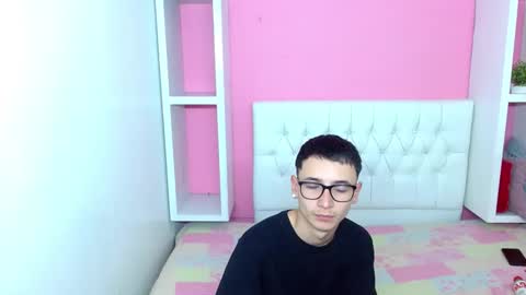 xcoupleplayxx online show from April 28, 2026, 3:11 am