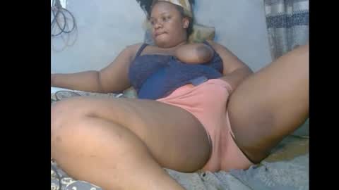 Snapshot of xcumxonxme chatting on January 13, 2025, 11:41 am xcumxonxme online show from January 13, 2025, 11:41 am