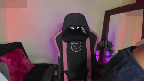 Kanae. online show from November 26, 2025, 1:01 pm