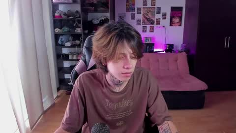 Snapshot of xice_boy chatting on April 20, 2026, 6:31 pm xIce Boy online show from April 20, 2026, 6:31 pm