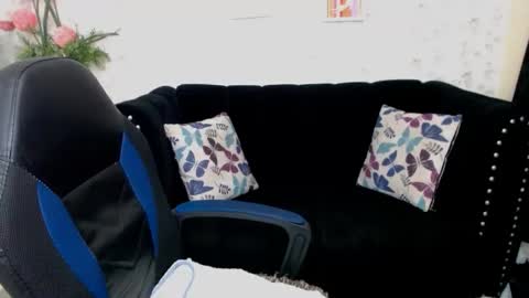 Snapshot of ximena_bunny chatting on March 7, 2025, 10:54 pm XIME online show from March 7, 2025, 10:54 pm