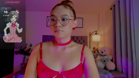camila online show from May 8, 2026, 9:42 pm