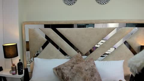 Snapshot of ximena_vasquez8 chatting on February 3, 2026, 3:15 am Xime online show from February 3, 2026, 3:15 am