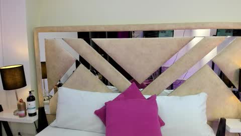 Snapshot of ximena_vasquez8 chatting on February 25, 2026, 3:05 am Xime online show from February 25, 2026, 3:05 am