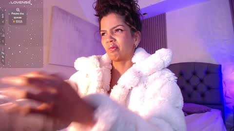 Snapshot of ximenaa_diaz chatting on February 1, 2025, 10:23 pm Mia Vega online show from February 1, 2025, 10:23 pm