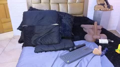 ximena online show from February 15, 2025, 3:42 am