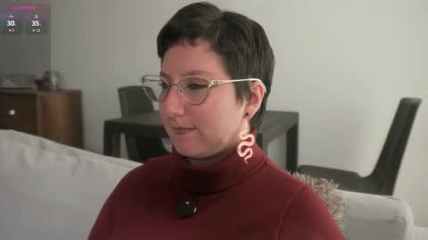 Snapshot of ximenna_cruz_ chatting on September 18, 2025, 7:05 pm Xime Independent Artist online show from September 18, 2025, 7:05 pm