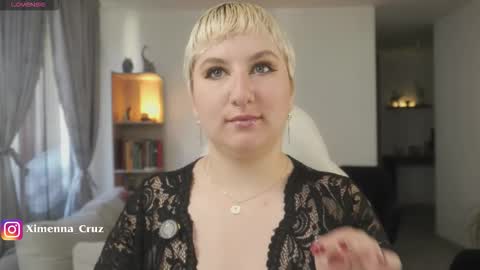 Snapshot of ximenna_cruz_ chatting on January 7, 2026, 12:51 pm Xime Independent Artist online show from January 7, 2026, 12:51 pm