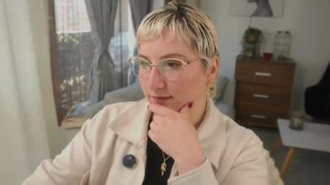 Snapshot of ximenna_cruz_ chatting on January 11, 2026, 12:21 pm Xime Independent Artist online show from January 11, 2026, 12:21 pm