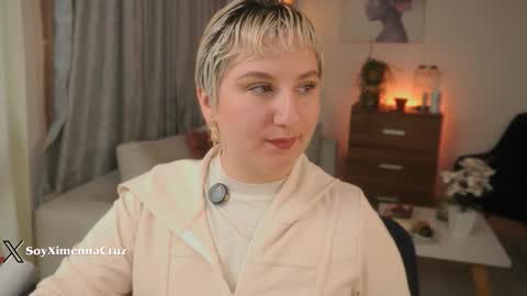 Snapshot of ximenna_cruz_ chatting on January 14, 2026, 12:11 pm Xime Independent Artist online show from January 14, 2026, 12:11 pm