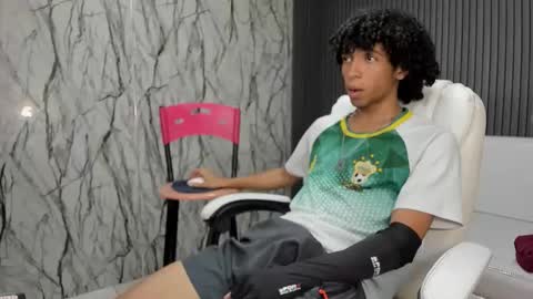 xion_ez online show from November 25, 2025, 8:20 pm