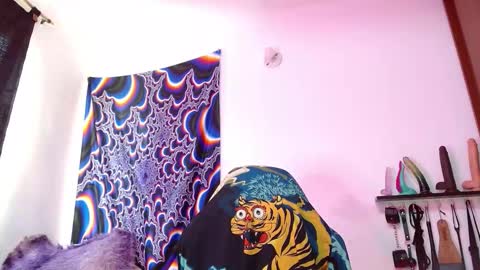 xizette online show from November 21, 2025, 3:54 pm