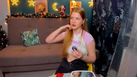 Chloe online show from December 9, 2024, 3:00 pm