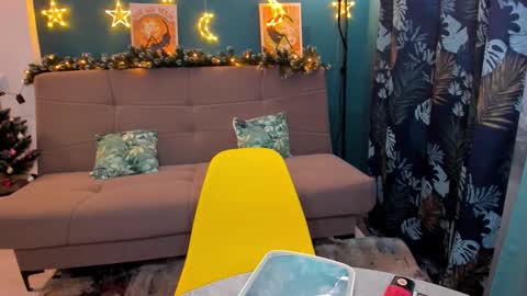 Chloe online show from December 27, 2024, 3:26 pm