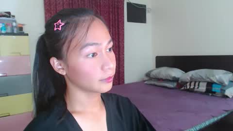 Snapshot of xlovely_destinyx chatting on January 4, 2025, 4:22 pm Alice online show from January 4, 2025, 4:22 pm