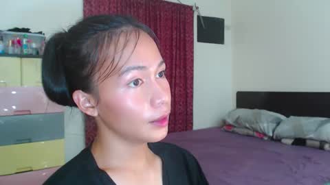 Snapshot of xlovely_destinyx chatting on February 11, 2025, 7:02 am Alice online show from February 11, 2025, 7:02 am