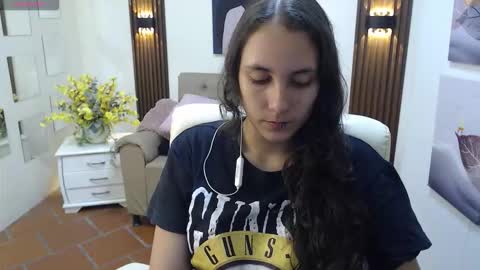 Snapshot of xlunna chatting on October 20, 2025, 7:36 pm lunna online show from October 20, 2025, 7:36 pm