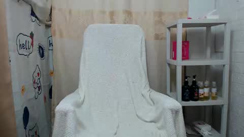 Maxie online show from March 31, 2026, 10:43 pm