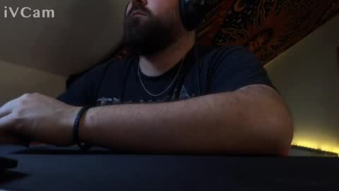 xmilanoo online show from April 26, 2026, 4:37 pm