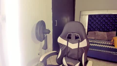 Snapshot of xmistresspervet chatting on September 13, 2025, 5:51 am xmistresspervet online show from September 13, 2025, 5:51 am