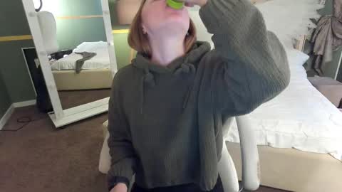 Snapshot of xo_monica chatting on March 3, 2025, 12:48 pm Monica online show from March 3, 2025, 12:48 pm