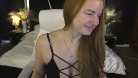 Snapshot of xo_monica chatting on November 10, 2025, 6:45 am Monica online show from November 10, 2025, 6:45 am