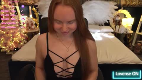 Snapshot of xo_monica chatting on December 22, 2025, 6:43 am Monica online show from December 22, 2025, 6:43 am