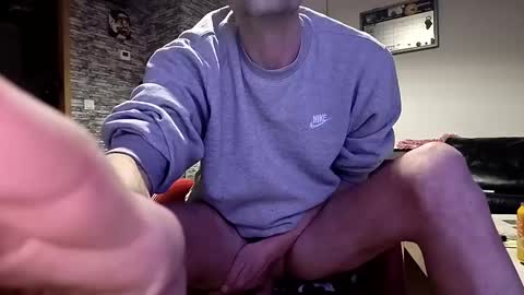 Snapshot of xo_smurf_xo chatting on January 18, 2025, 12:15 pm Just Smurf online show from January 18, 2025, 12:15 pm