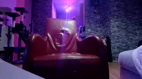 Snapshot of xo_smurf_xo chatting on February 20, 2026, 9:32 am Just Smurf online show from February 20, 2026, 9:32 am