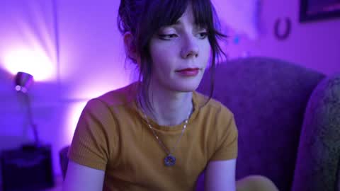 Bella Bondai online show from February 4, 2025, 1:56 am