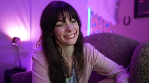 Bella Bondai online show from February 5, 2025, 11:23 am