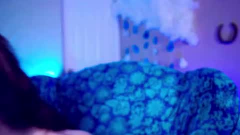 Bella Bondai online show from September 24, 2025, 3:43 am